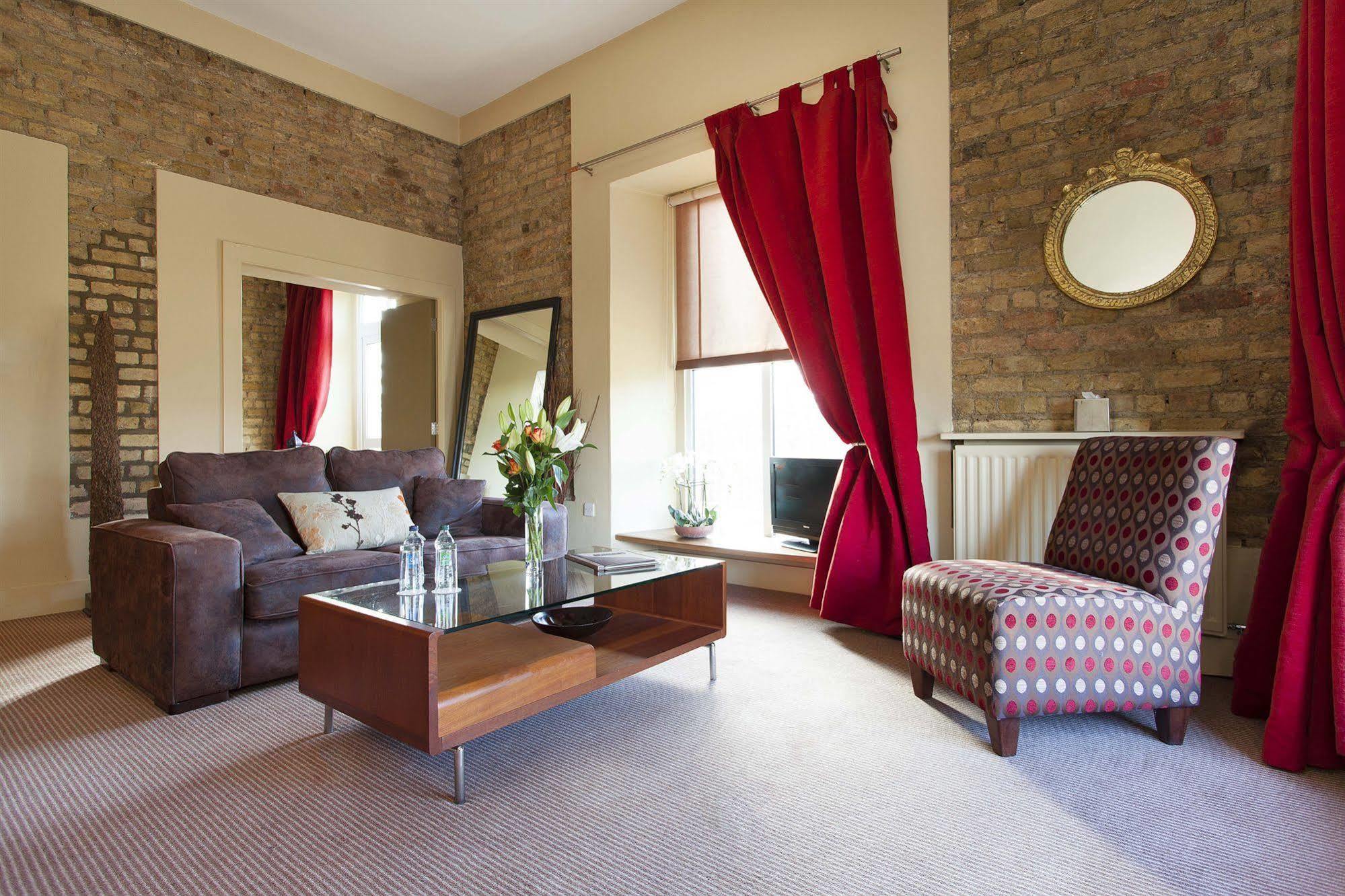 Becketts Hotel Leixlip ภายนอก รูปภาพ